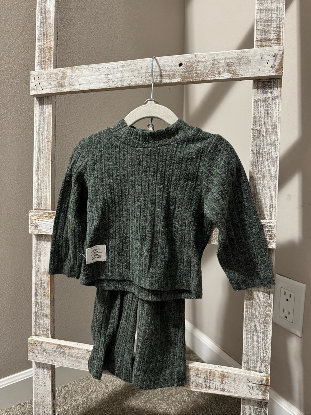 SHEIN Dark Grey Ribbed Knit Kids Sweater Set
